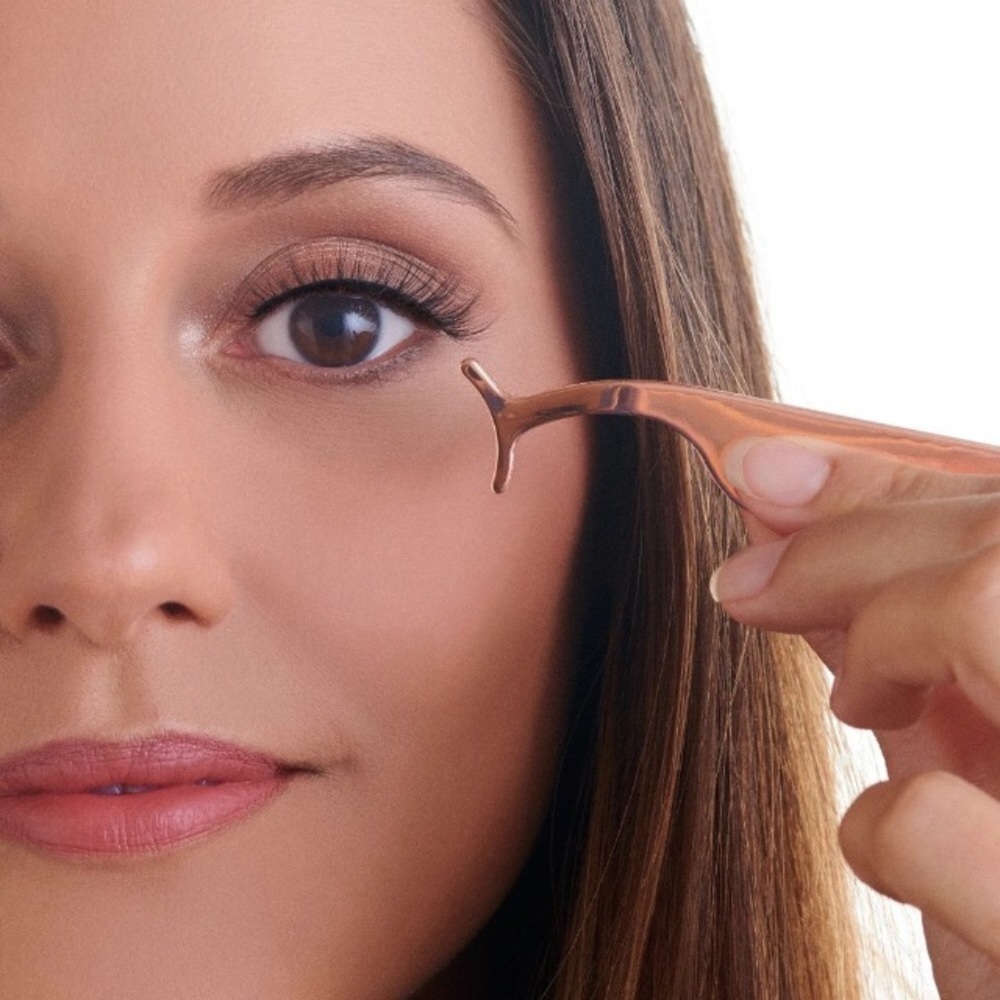 Premium Eye Lash Bundle - Faux Mink & Applicator - Picture 10 of 11